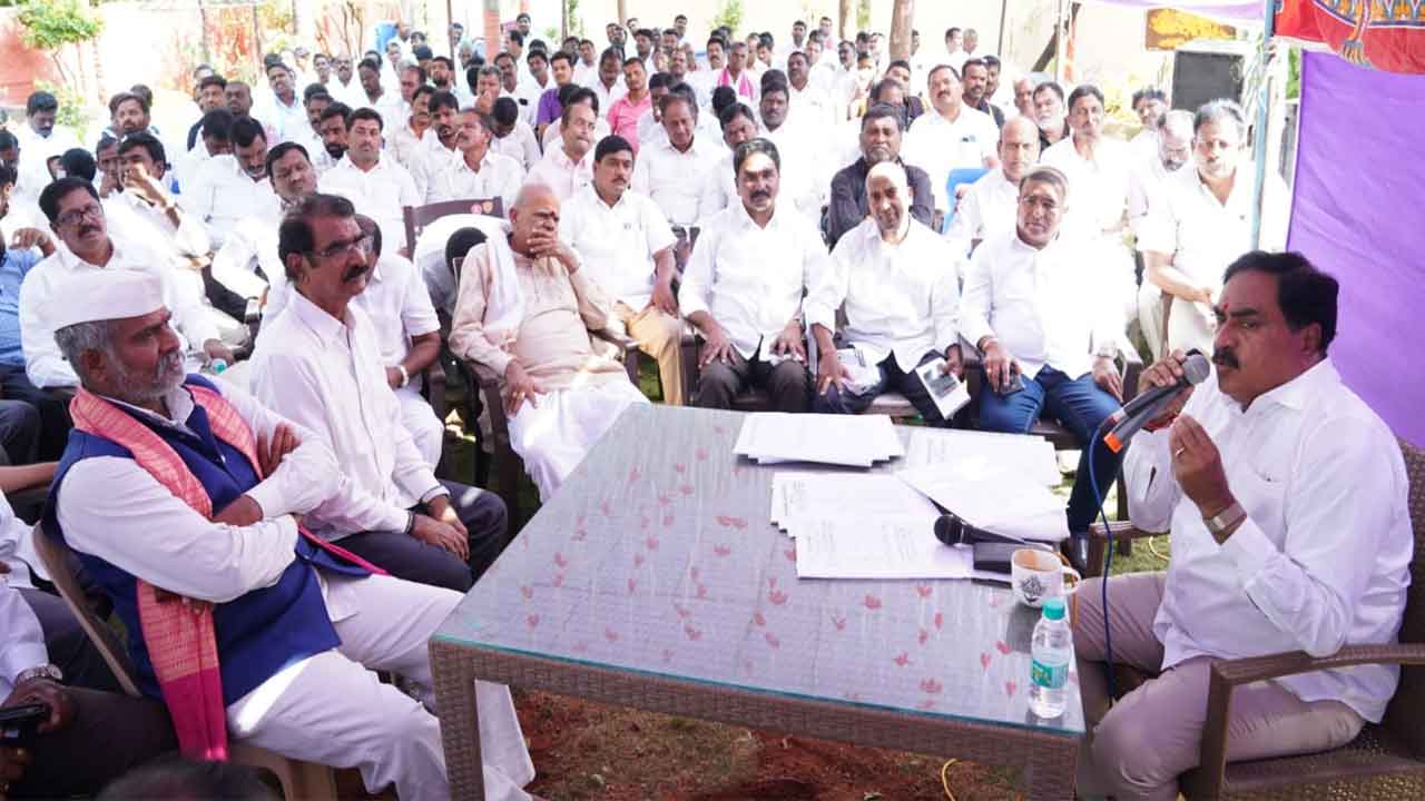 ప్రభుత్వ పథకాలను ప్రజలకు చేరవేయాలి : మంత్రి ఎర్రబెల్లి