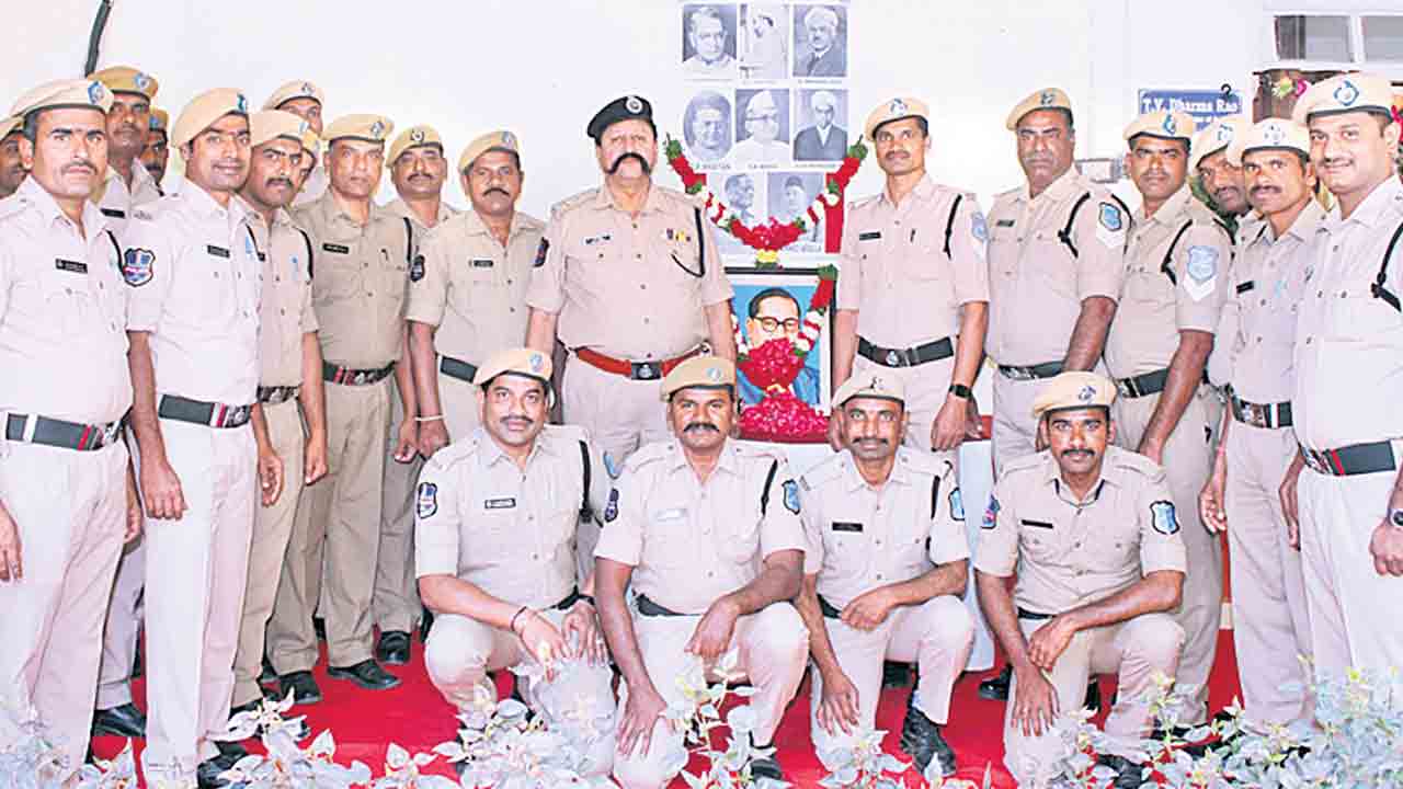 భారత రాజ్యాంగం విశిష్టమైనది