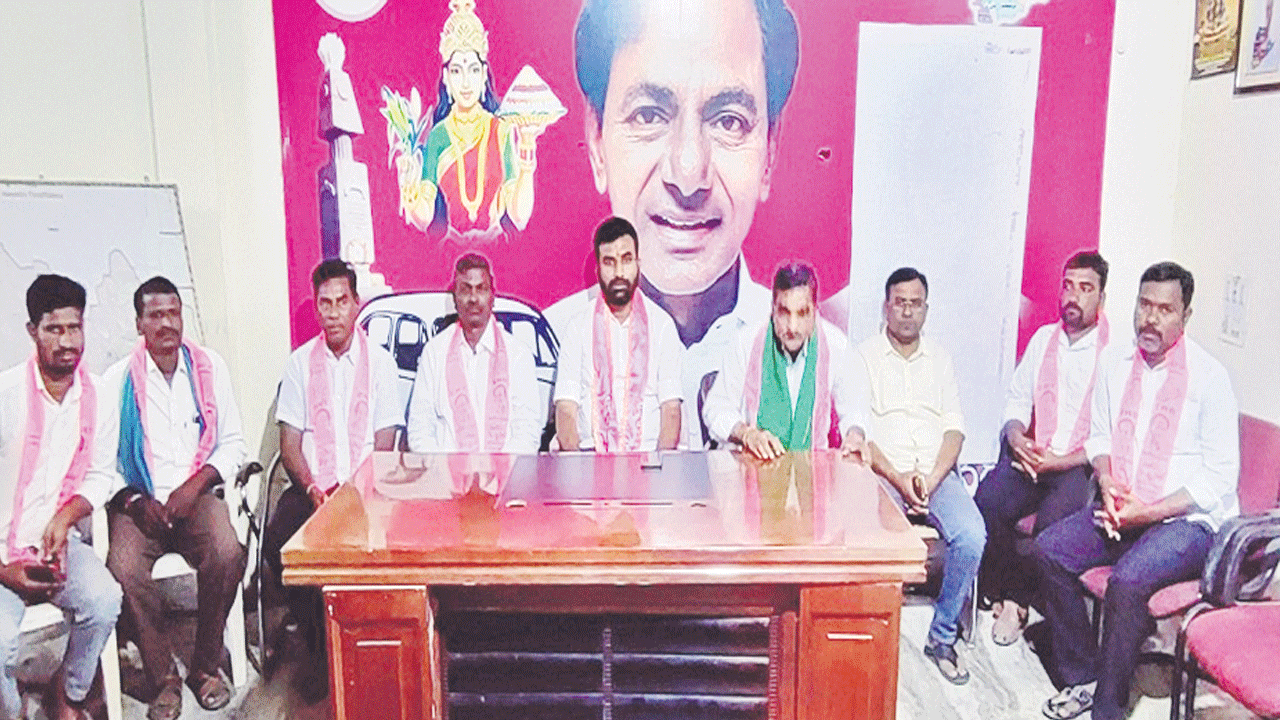 ఎమ్మెల్సీ కవితపై నోరుజారితే సహించం..