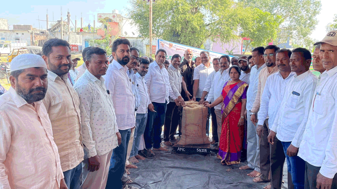 కొనుగోలు కేంద్రాలను వినియోగించుకోవాలి