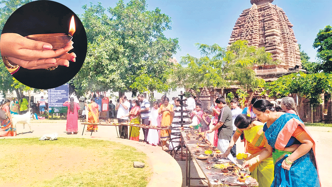 ఆలయాల్లో కార్తీకపౌర్ణమి దీపోత్సవం