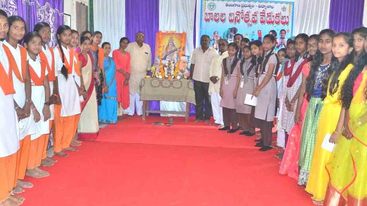 విద్యార్థులు ఇష్టమైన కళలను నేర్చుకోవాలి