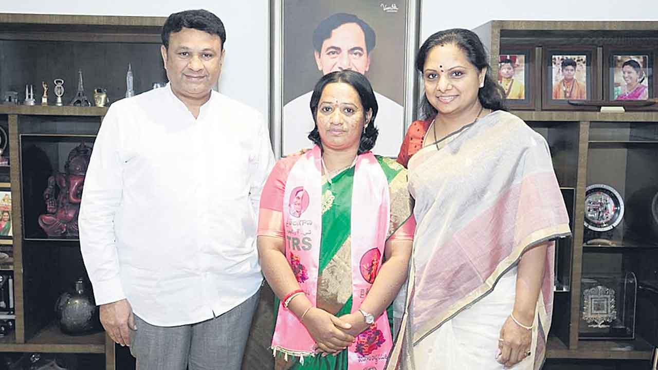 ఇందూరులో బీజేపీకి షాక్‌