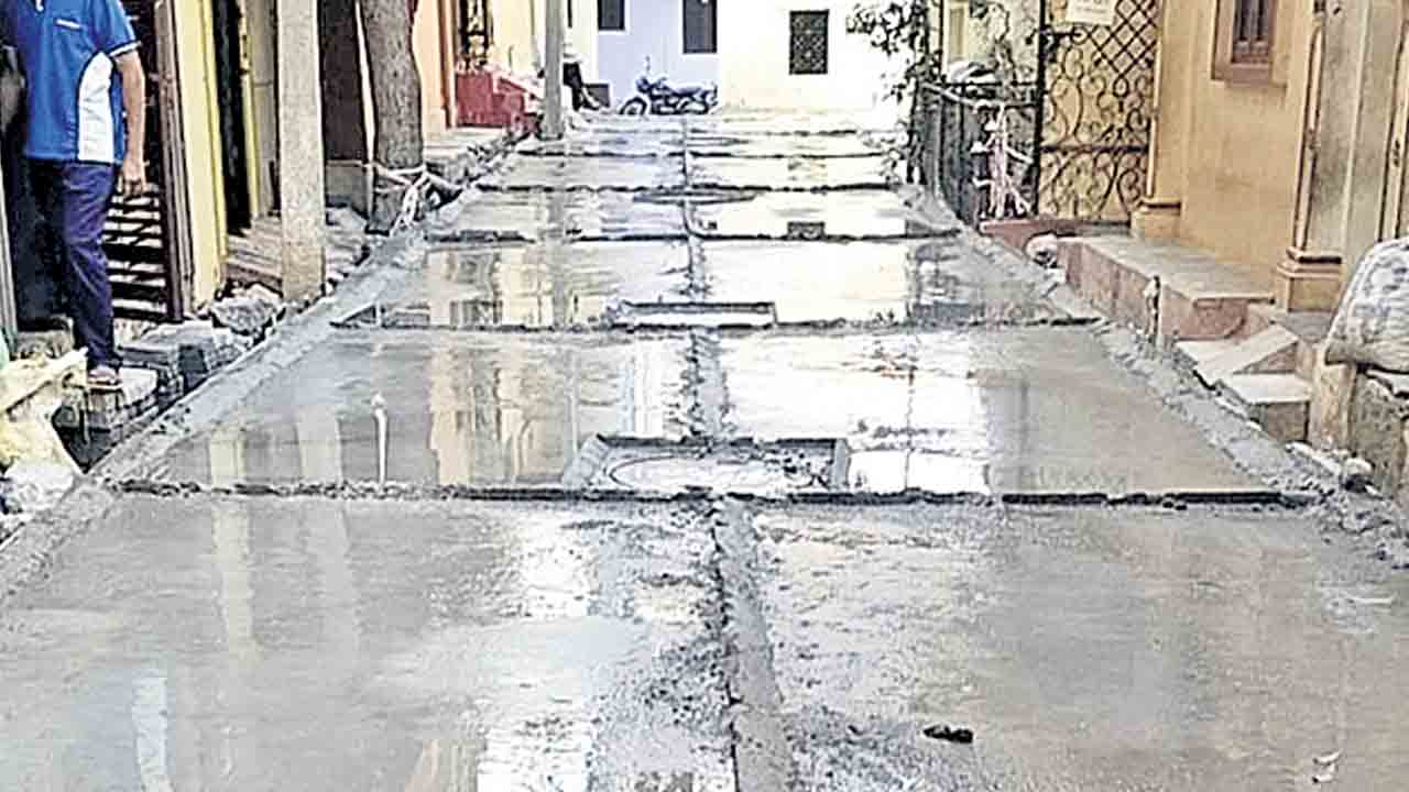 అంతర్గత రహదారులకు మహర్దశ