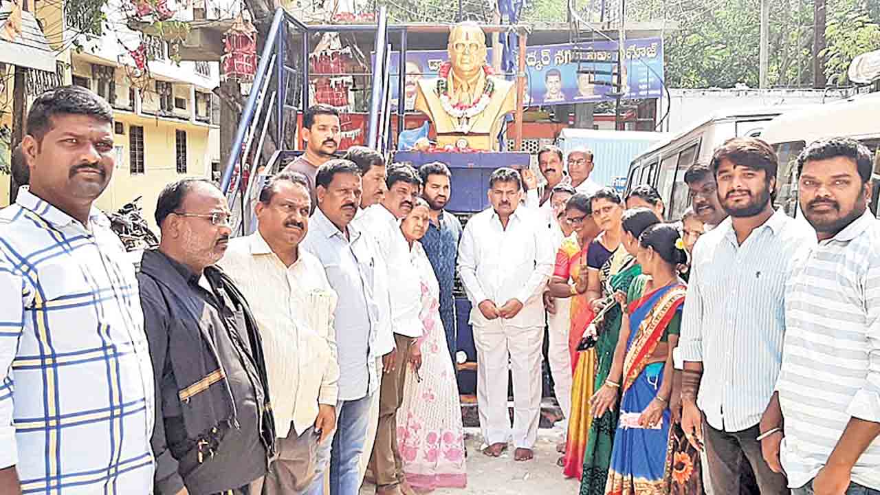 అంబేద్కర్‌ ఆశయసాధనకు కృషి చేయాలి