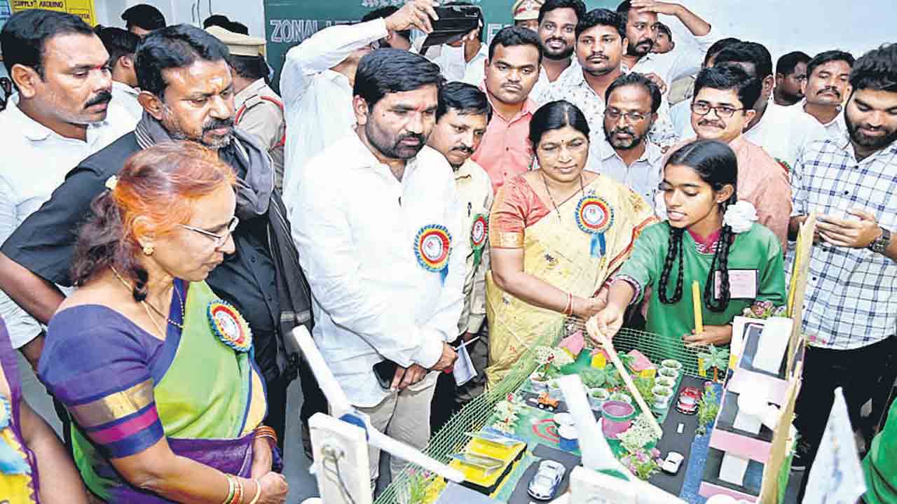 ప్రతి విద్యార్థి గొప్ప శాస్త్రవేత్తగా ఎదగాలి