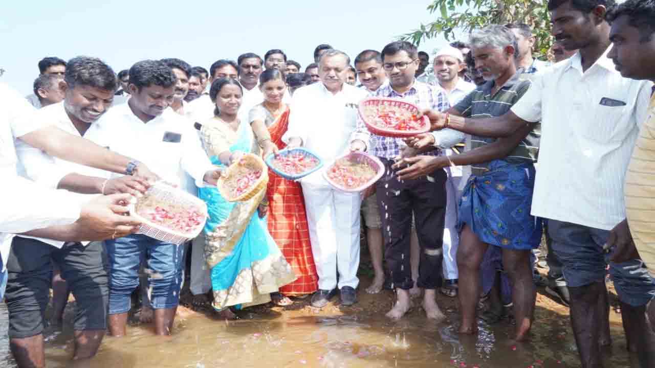 మత్స్యకారులను ఆదుకున్న ఘనత సీఎం కేసీఆర్‌దే