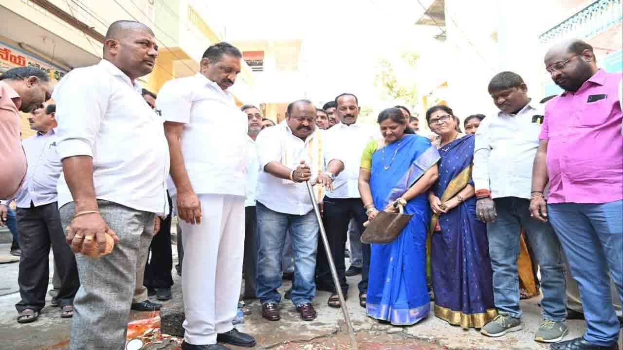 సంపదను దోచుకునేందుకు కేంద్రం కుట్ర