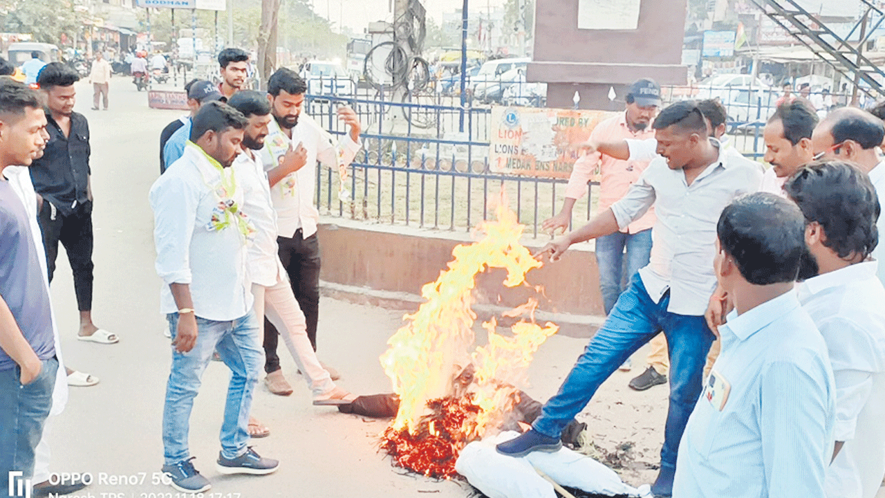 అర్వింద్‌ దిష్టిబొమ్మల దహనం