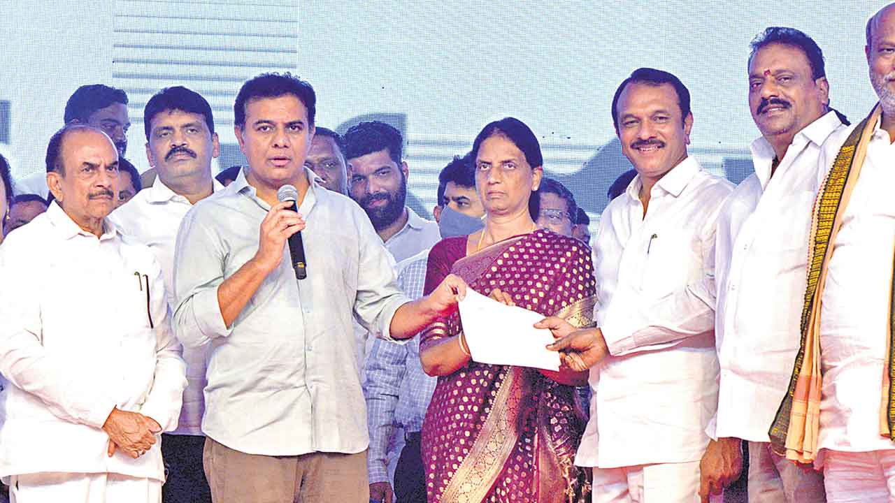 6 నెలల్లో ఇండ్ల క్రమబద్ధీకరణ