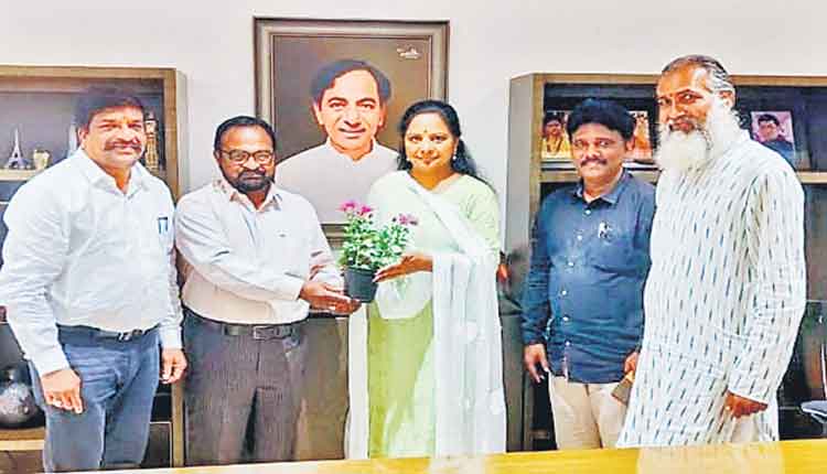 ఉపాధ్యాయులకు పదోన్నతులు కల్పించాలి