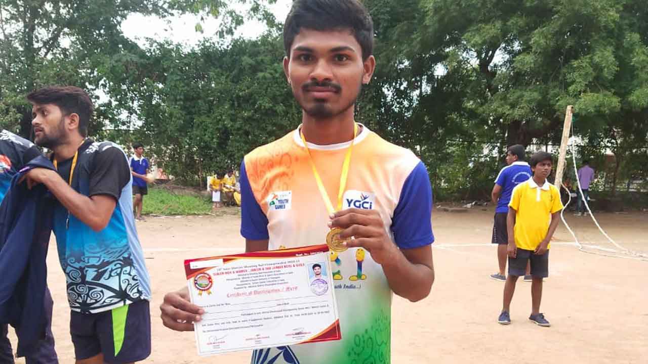 తెలంగాణ కబడ్డీ టీమ్‌ కెప్టెన్‌గా గిరిజనుడు