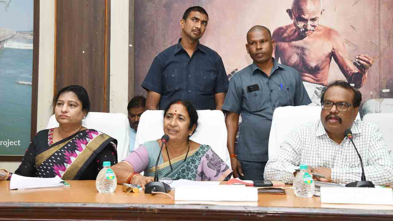 ప్రజాసంక్షేమం, అభివృద్ధిపై నిర్లక్ష్యం వద్దు