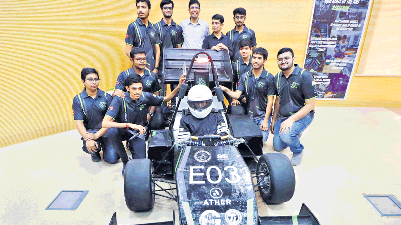 ఎలక్ట్రిక్‌ ఫార్ములా రేసింగ్‌ కారు