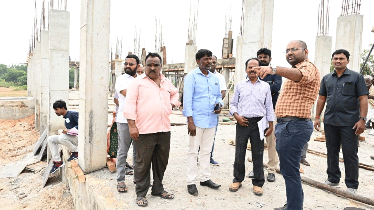 ఇంకెప్పుడు పూర్తి చేస్తారు?