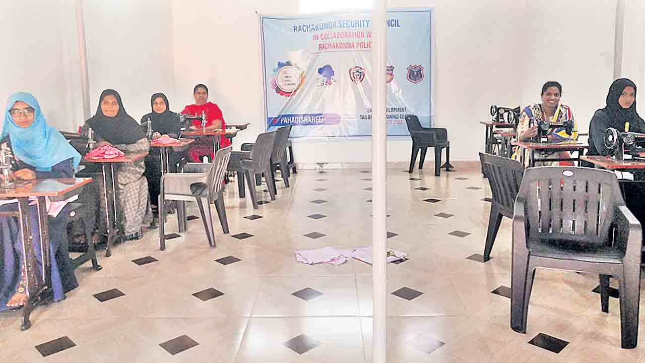 ఠాణాలో అసలైన భరోసా..