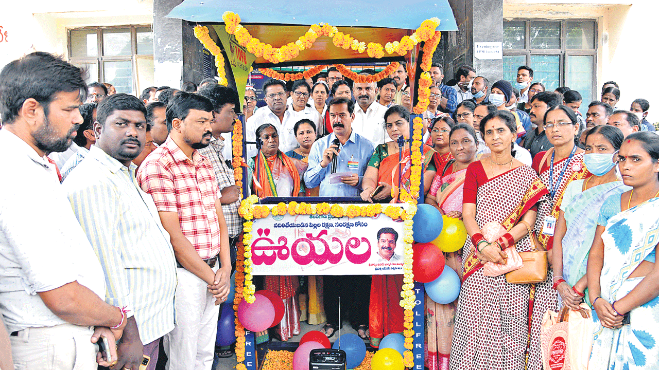 చేతులెత్తి మొకుతున్నా..