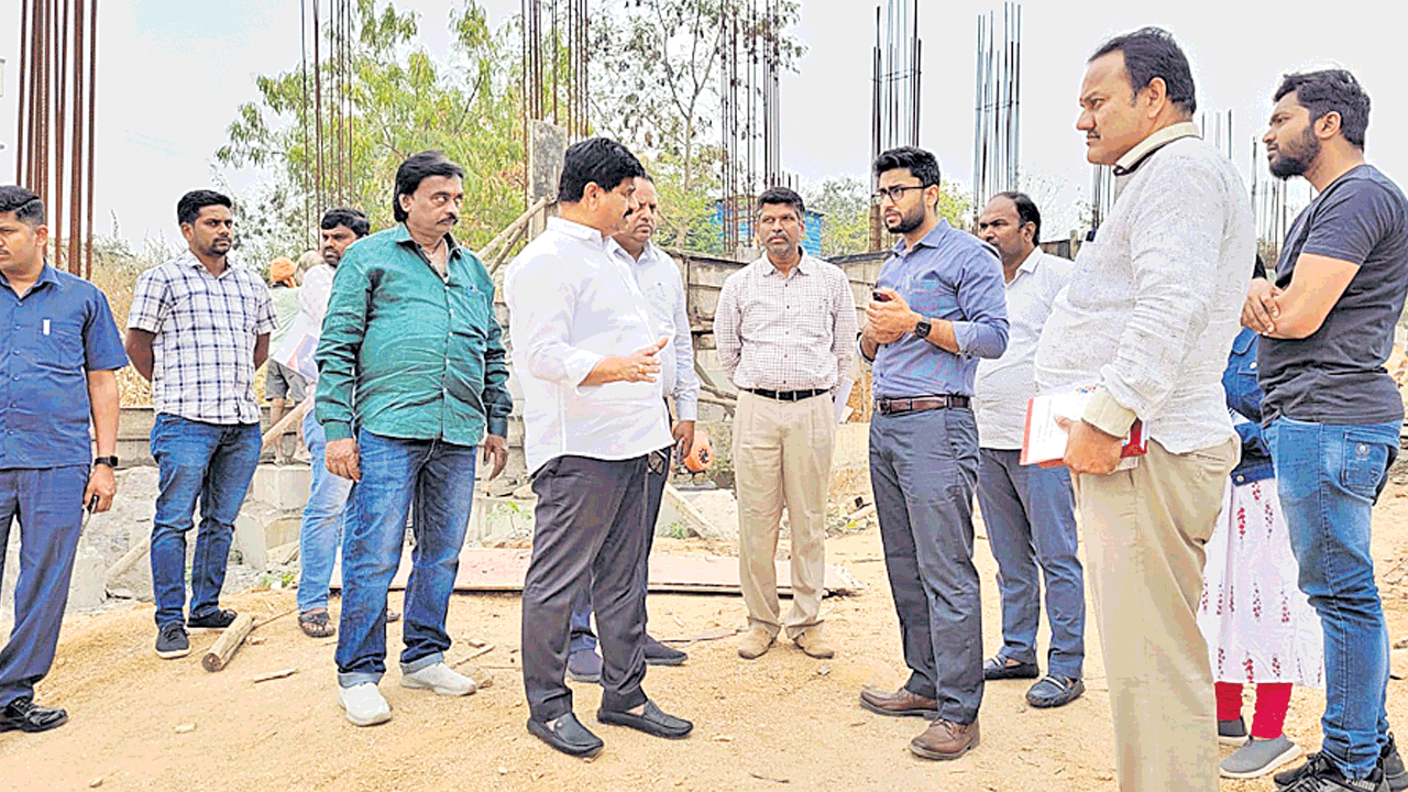 హరితహారం,పారిశుధ్యానికి ప్రాధాన్యత ఇవ్వాలి