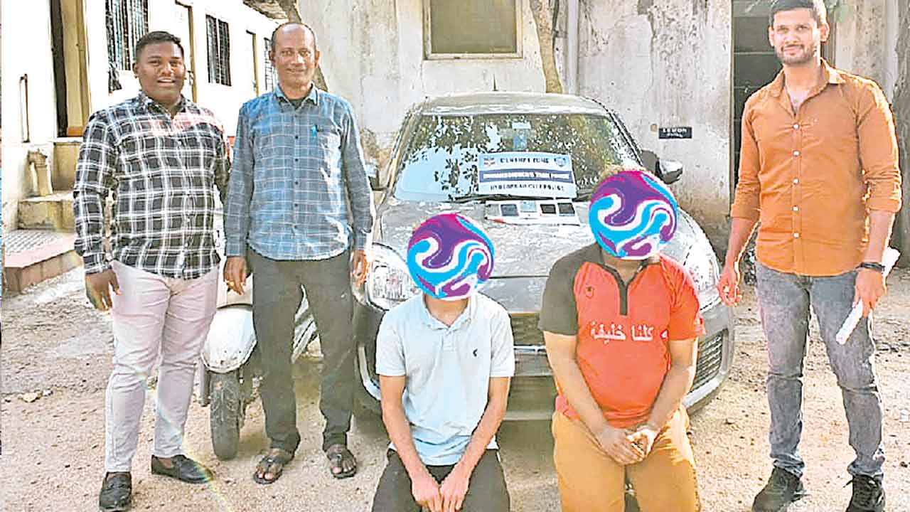 ఓఎల్‌ఎక్స్‌ ప్రకటనదారులే లక్ష్యంగా..