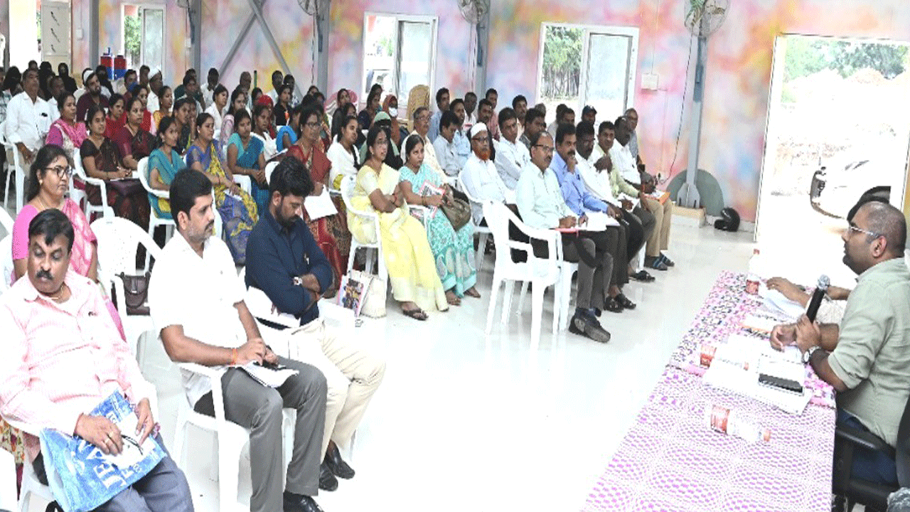 విద్యార్థి సామర్థ్యాల సాధనకు కృషి చేయాలి