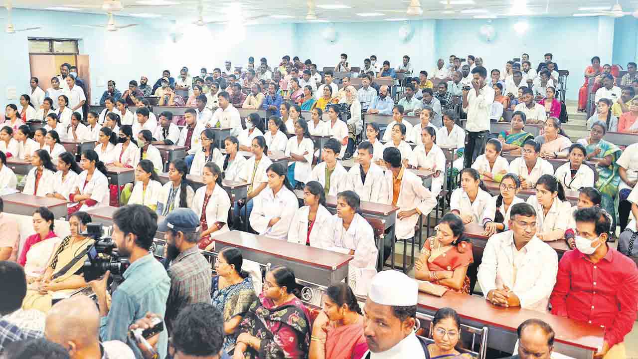 జగిత్యాల, రామగుండం మెడికల్‌ కాలేజీలు ప్రారంభం