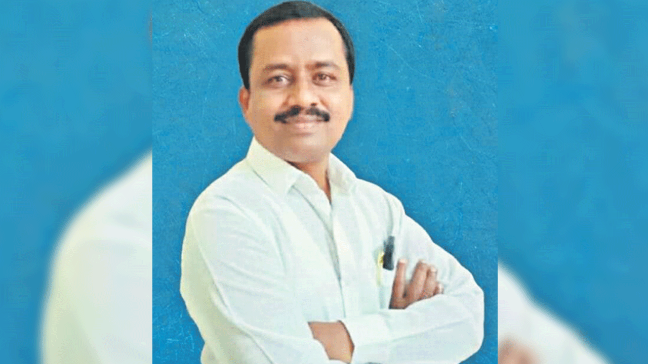 రక్షణ రంగ ఉద్యోగుల సమస్యలపై ఉద్యమిస్తాం