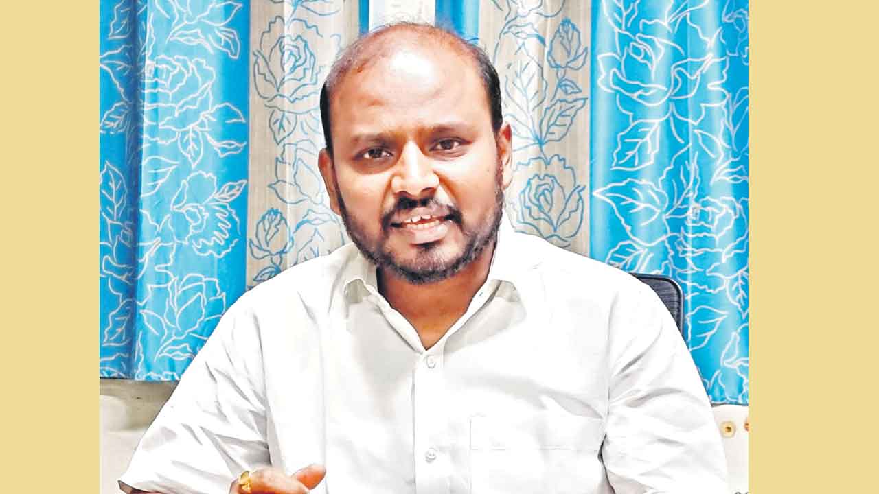 రాజకీయాల కోసమే మోదీ పర్యటన