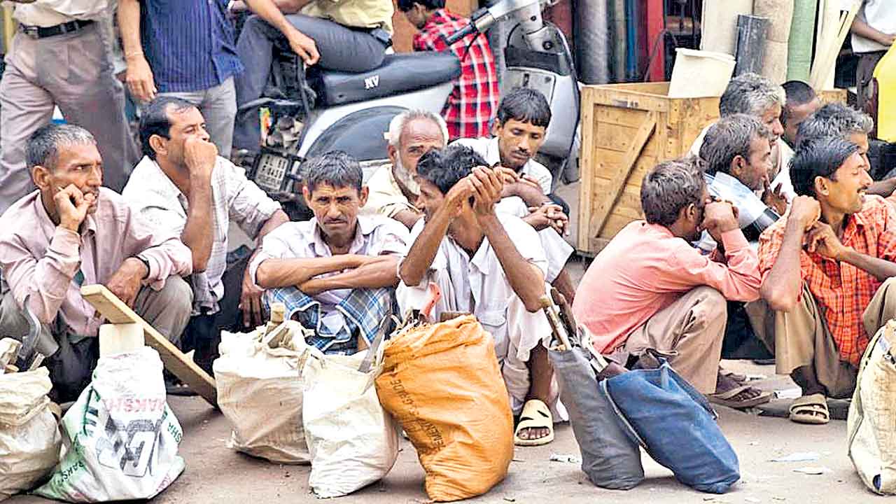 ప్రగతి కరువు; నిరుద్యోగం దరువు