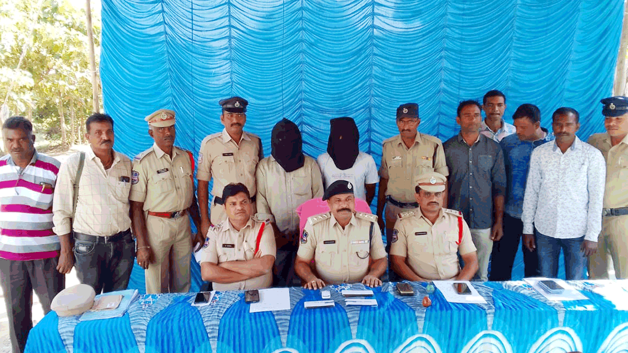 ప్రహరీ విషయంలో గొడవే కారణం