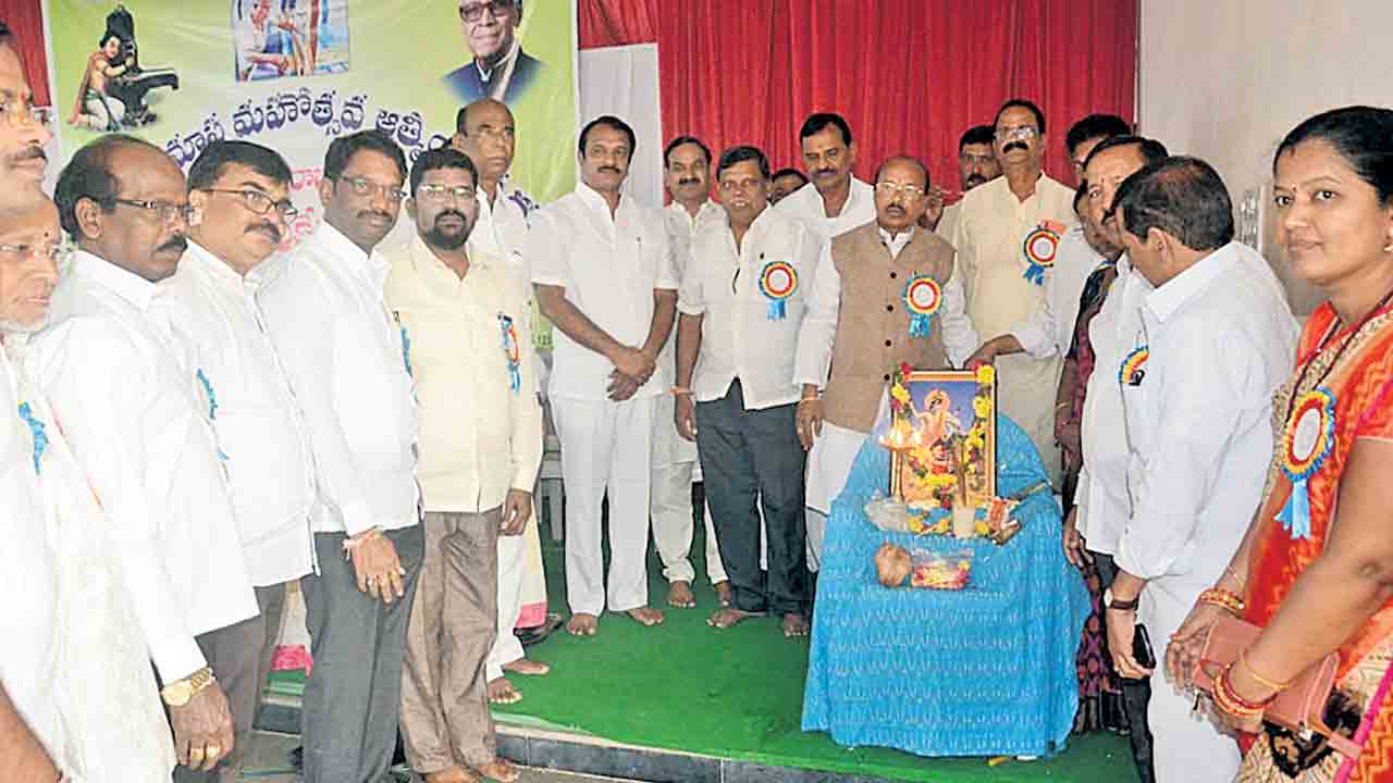 సమస్యలకు పరిష్కారం చూపుతా