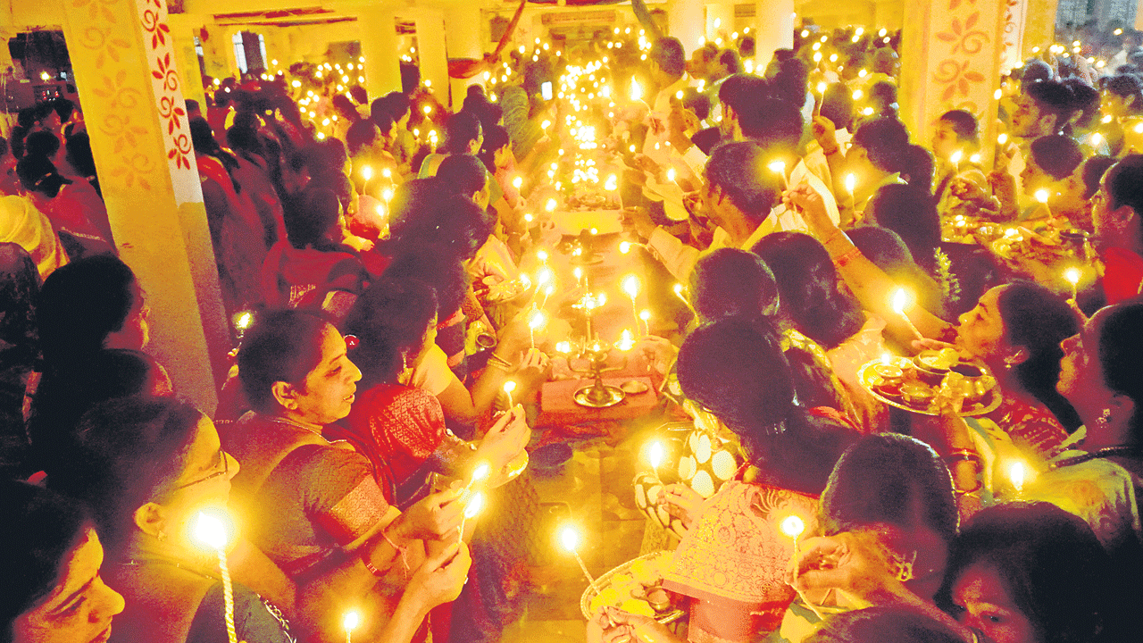 కనుల పండువగా కార్తీక పున్నం