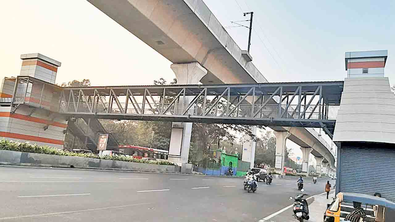 సులువుగా.. రోడ్డు దాటేలా