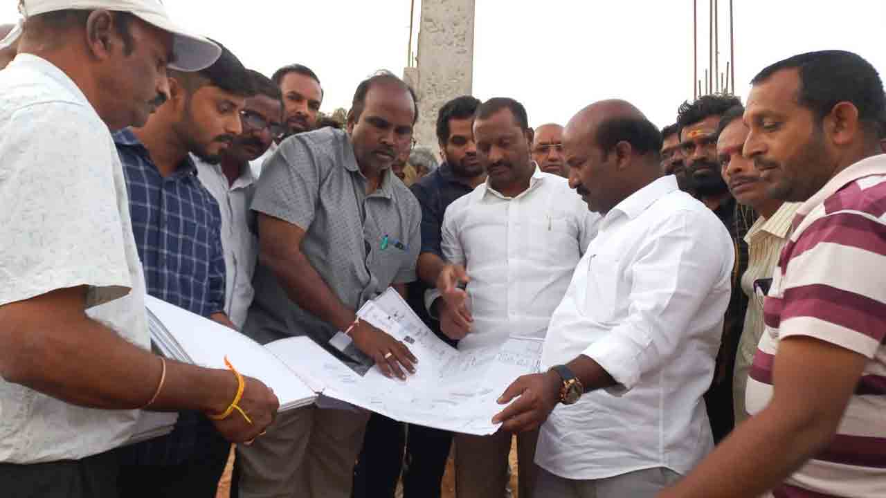 సంక్రాంతి వరకు సమీకృత మార్కెట్లు అందుబాటులోకి