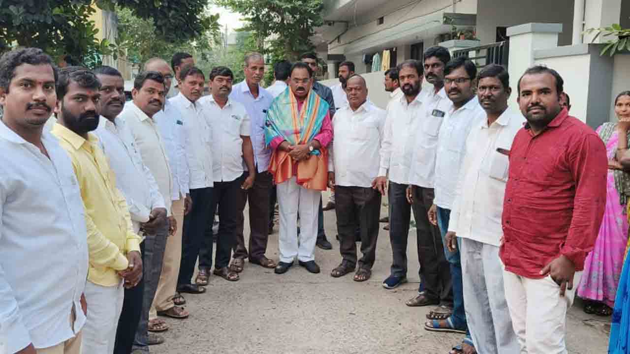 ఎమ్మెల్యే కూసుకుంట్ల ప్రభాకర్‌రెడ్డికి సన్మానం