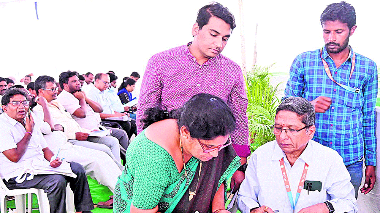 మా సిటీ ప్లాట్ల వేలానికి విశేష స్పందన