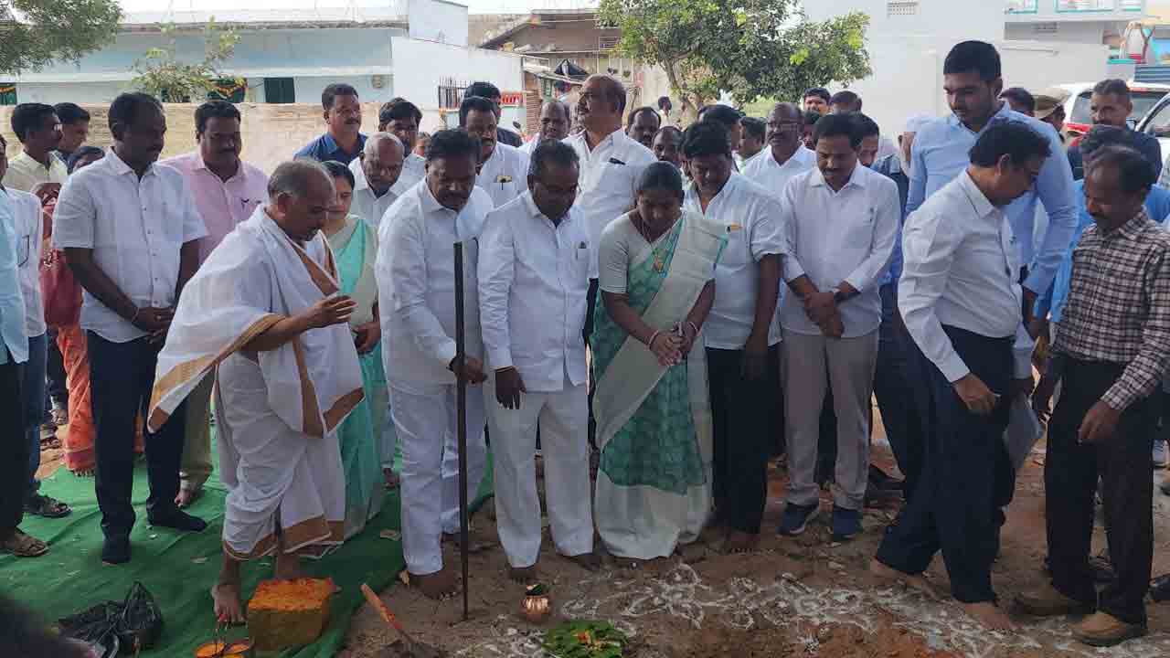 ప్రభుత్వ బడుల బలోపేతానికి కృషి