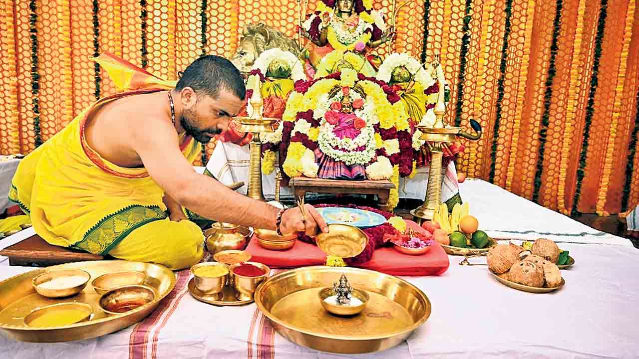 లోకా సమస్తాం సుఖినో భవంతు