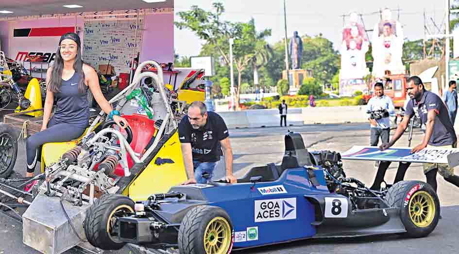 3 గంటలకు రేసింగ్