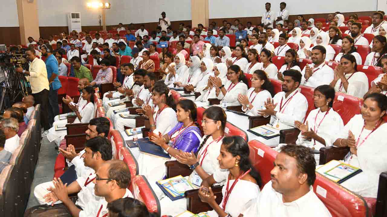 స్నాతకోత్సవ సంబురం