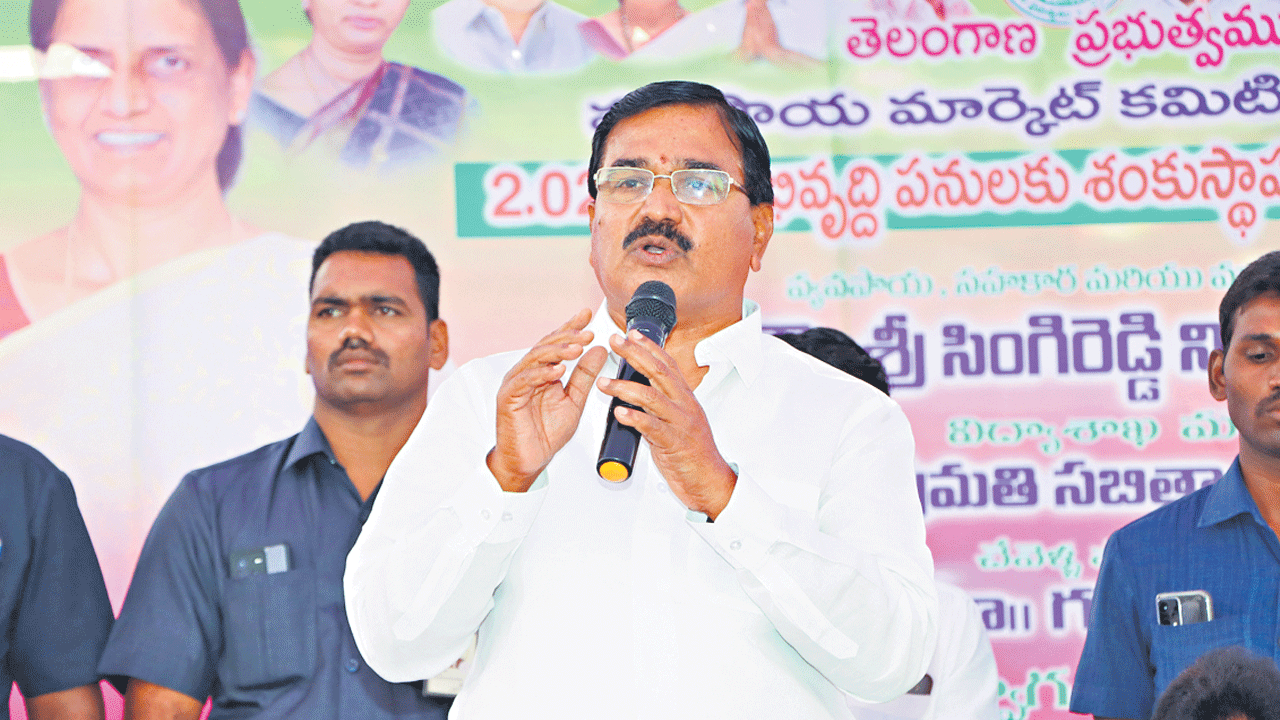 కృష్ణా జలాల వాటా తేల్చకుండా కేంద్రం పేచీ