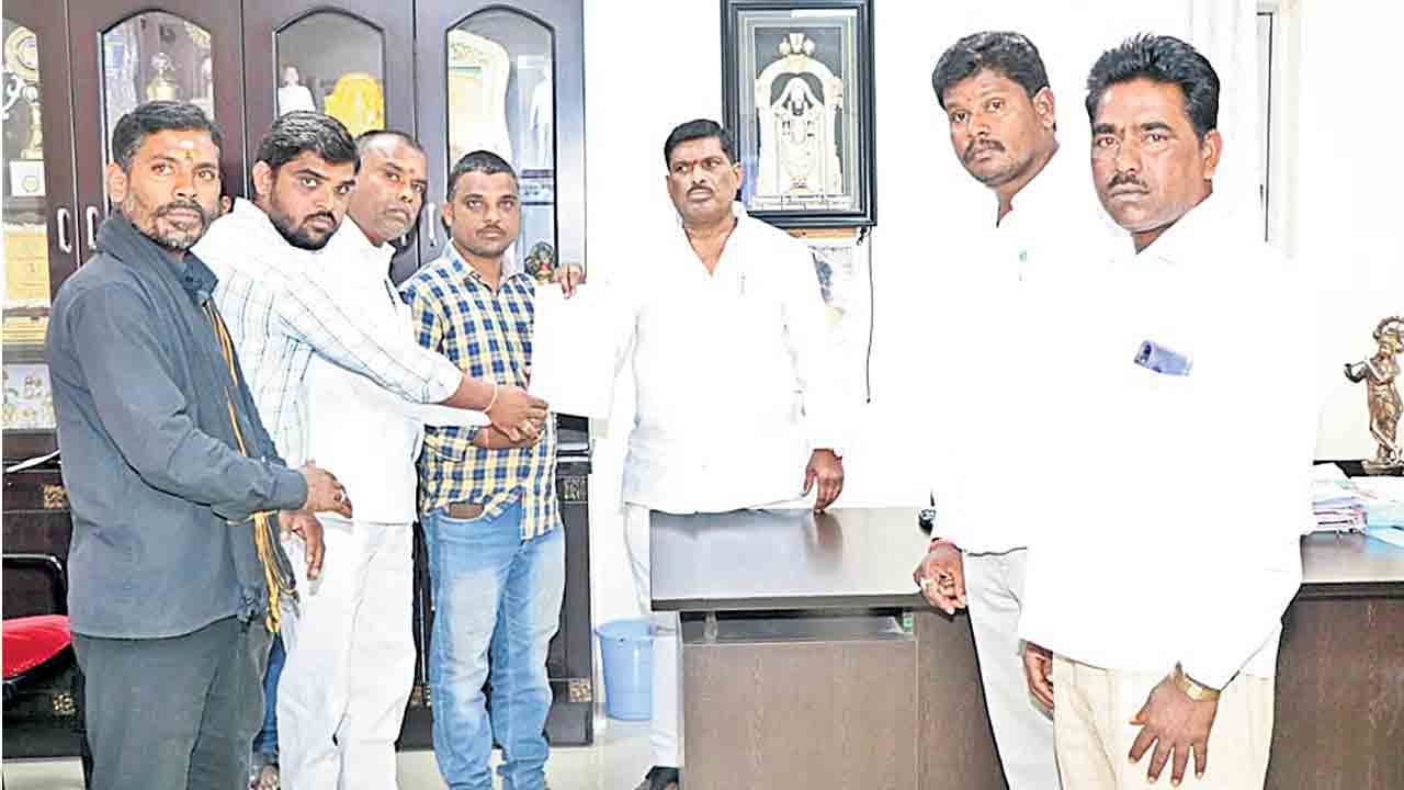 ఆపదలో ఉన్నవారికి ఆపన్నహస్తం