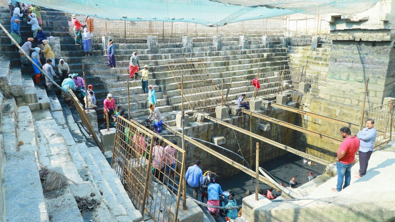 చకచకా ధర్మగుండం పూడికతీత