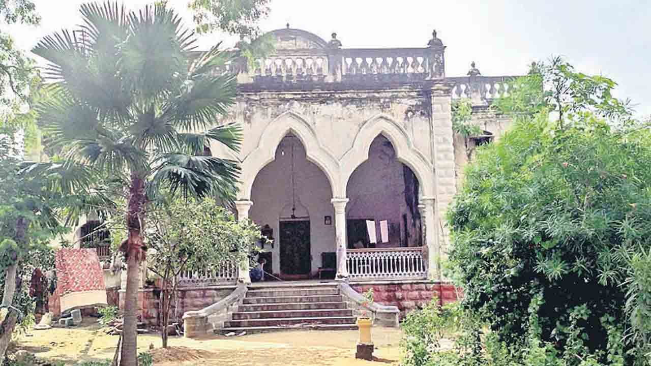 చారిత్రక వైభవం.. రాజారం గడి