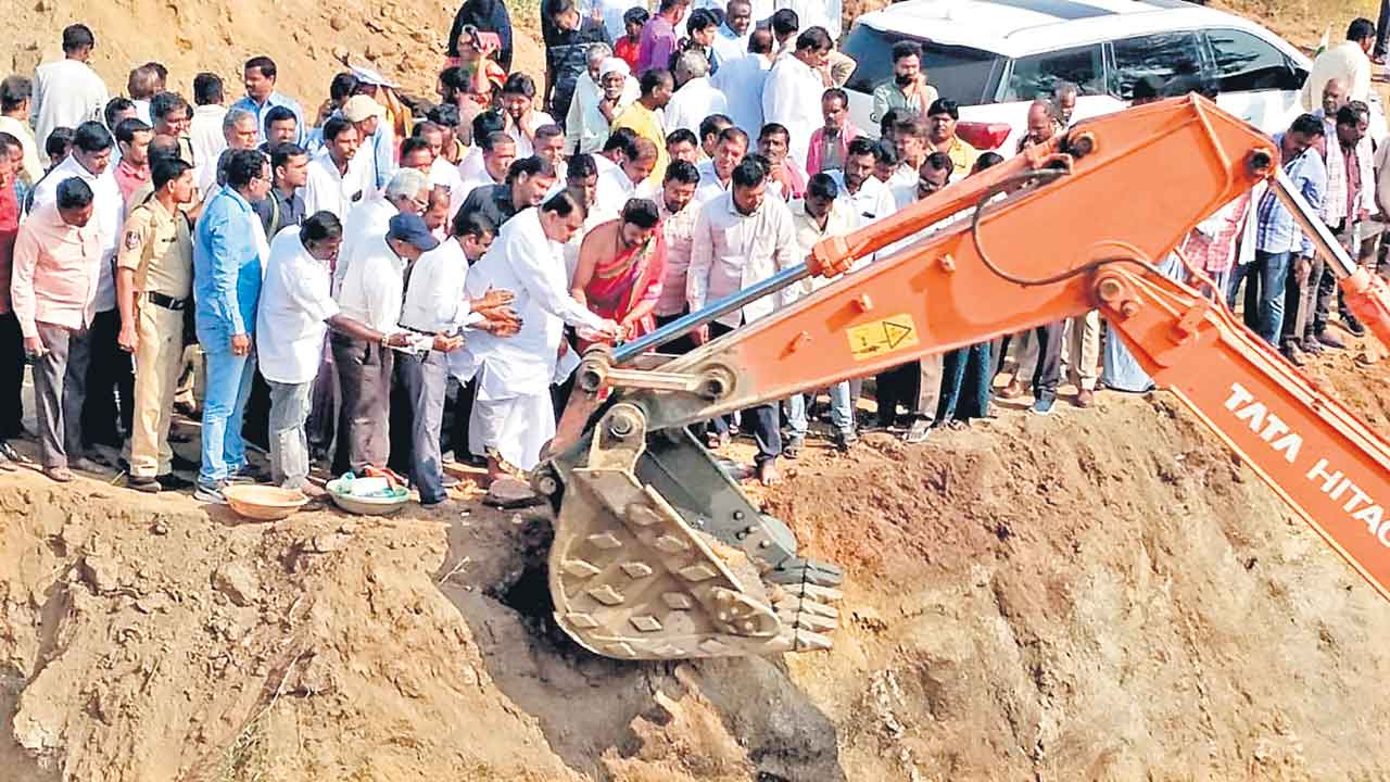 ప్రతి గుంటకు సాగునీరందిస్తాం