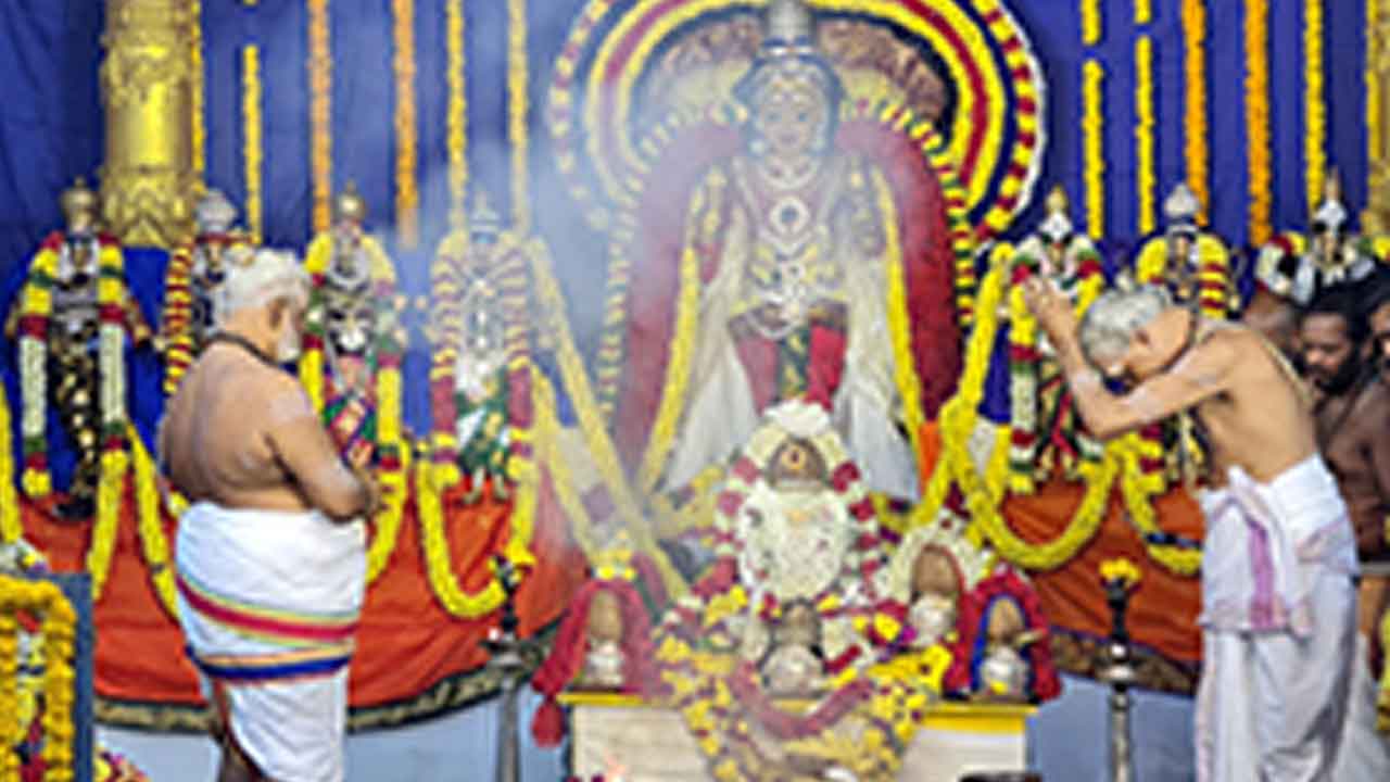 కపిలేశ్వరస్వామి ఆలయంలో శాస్త్రోక్తంగా న‌వ‌గ్రహ హోమం