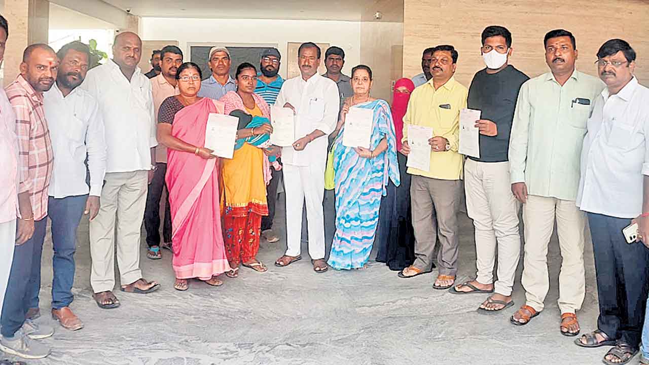 పేదలకు ఆసరాగా సీఎంఆర్‌ఎఫ్‌