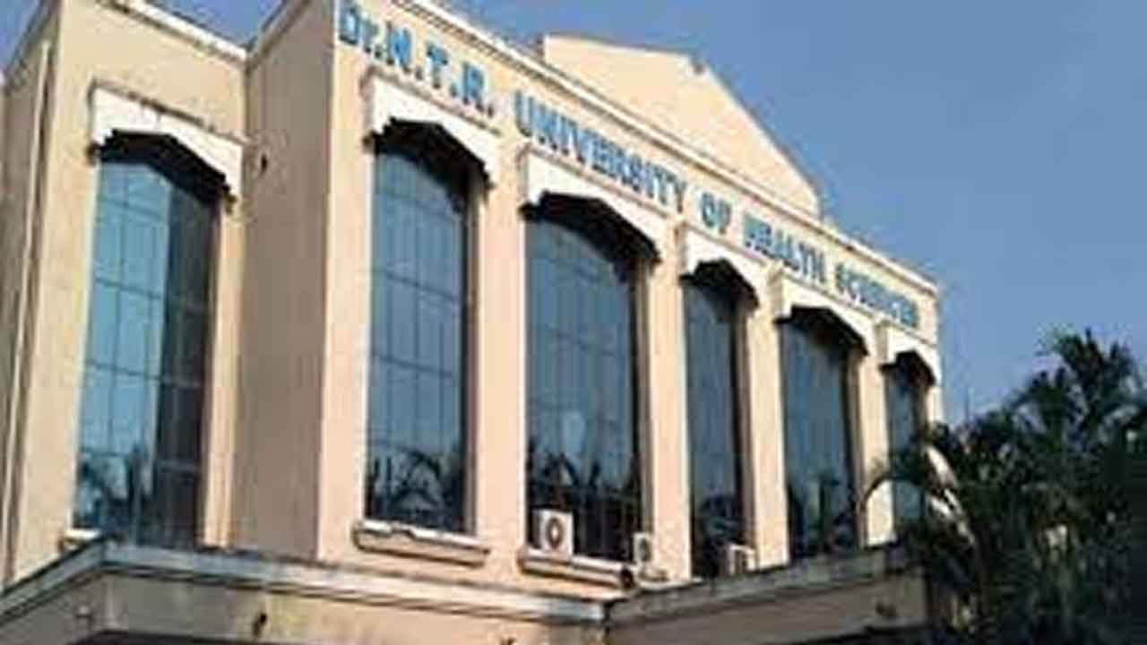 ఎన్టీఆర్‌ హెల్త్‌వర్సిటీ పేరు మార్పునకు గవర్నర్ ఆమోదం