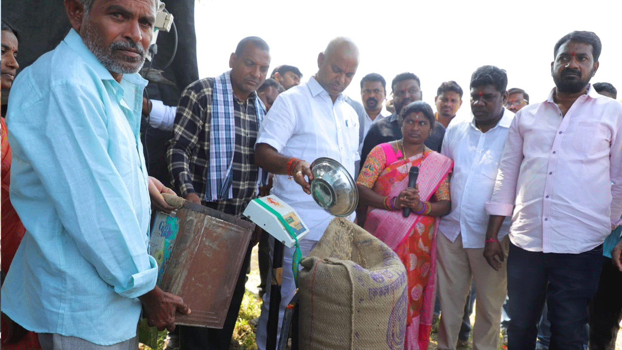 ప్రతి గింజా కొంటాం