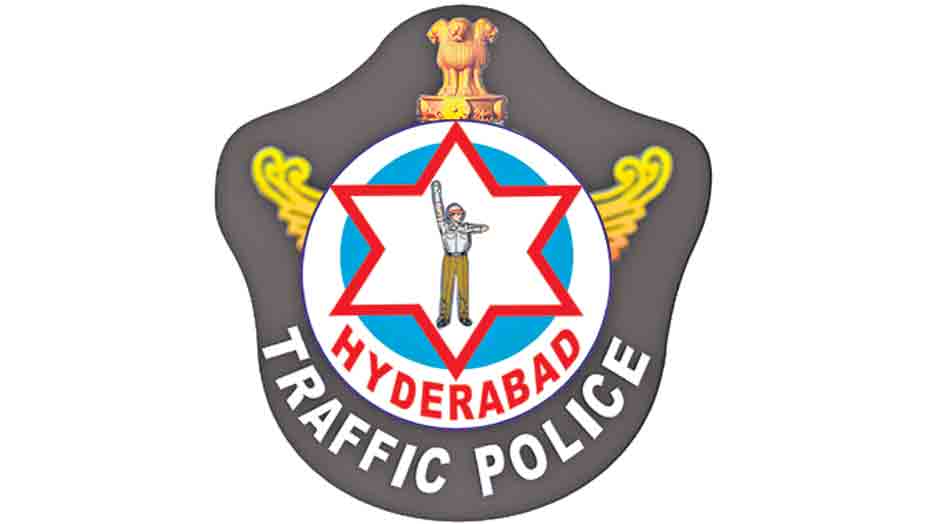 నో ఎంట్రీ సమయాల్లో ఆ స్టిక్కర్‌ ఉండాల్సిందే