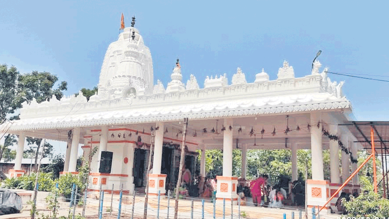 భక్తుల కొంగు బంగారంగా లింగేశ్వర గుట్ట